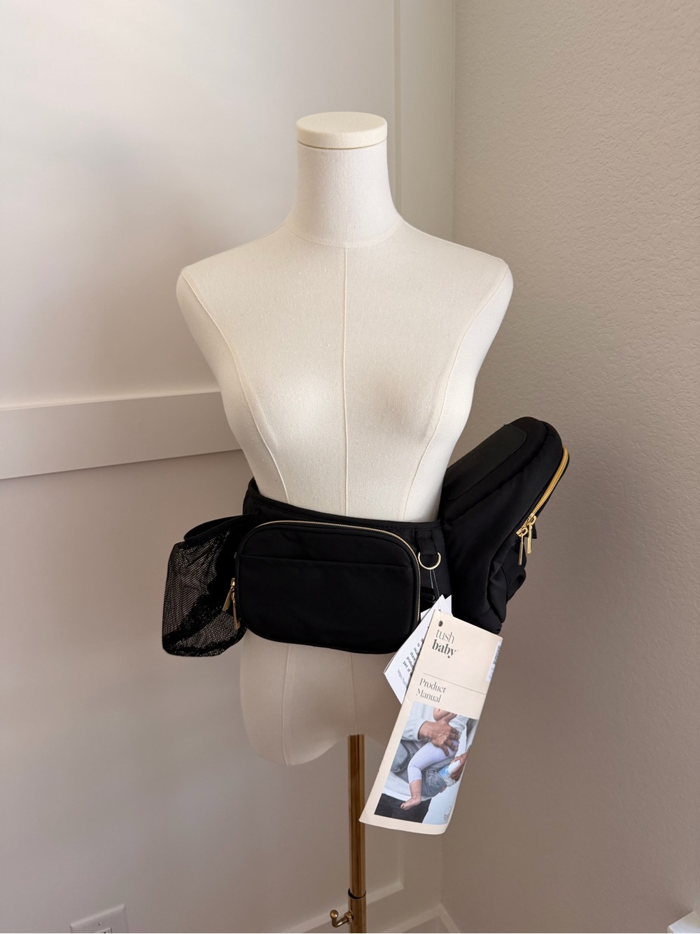 Tushbaby Ergonomic Baby Hip Seat & Carrier - Black & Gold
